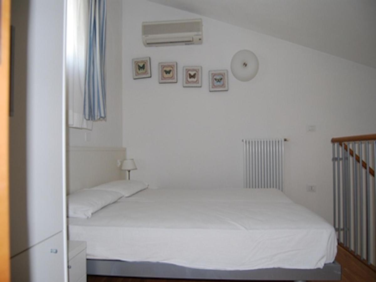 Charming Flat With Swimming Pool - Beahost Apartment
